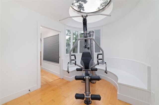 22 Sugarberry Circle, Houston, TX 77024