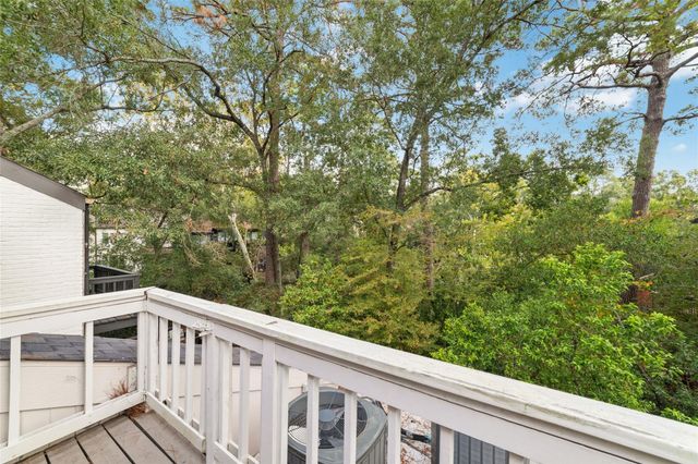 22 Sugarberry Circle, Houston, TX 77024