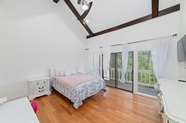 22 Sugarberry Circle, Houston, TX 77024