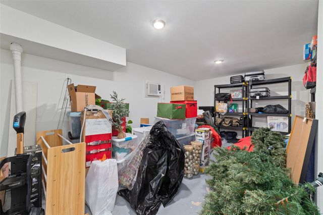 22 Sugarberry Circle, Houston, TX 77024