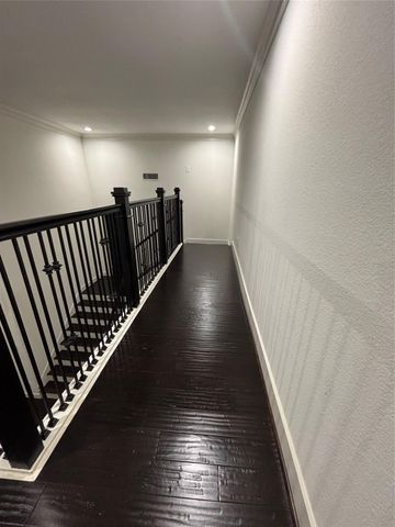 22 Sugarberry Circle, Houston, TX 77024