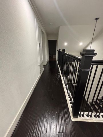 22 Sugarberry Circle, Houston, TX 77024