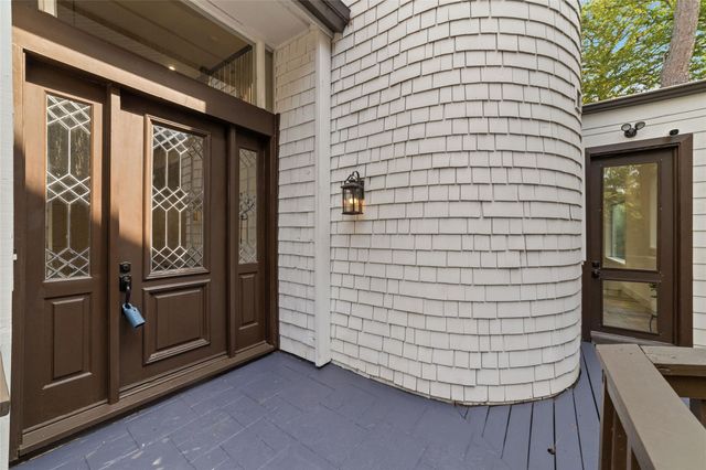 22 Sugarberry Circle, Houston, TX 77024