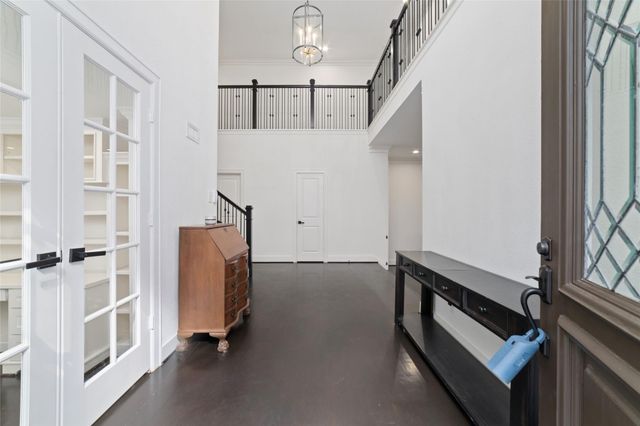 22 Sugarberry Circle, Houston, TX 77024