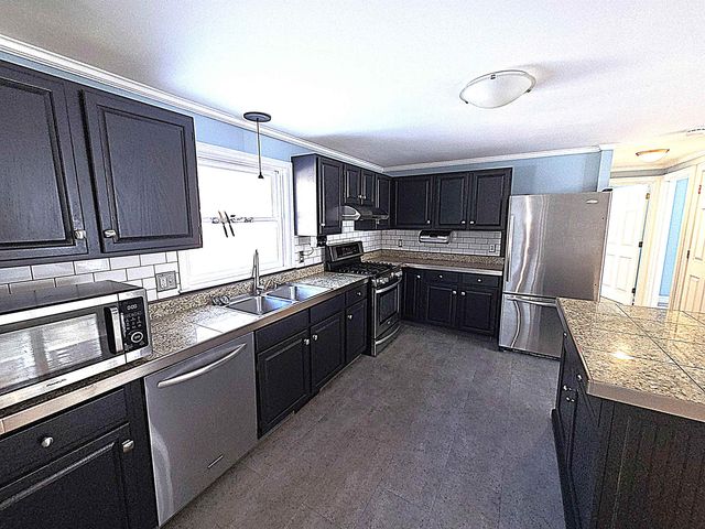 9 Norton Woods Drive, Newmarket, NH 03857