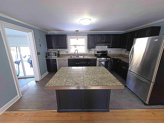 9 Norton Woods Drive, Newmarket, NH 03857