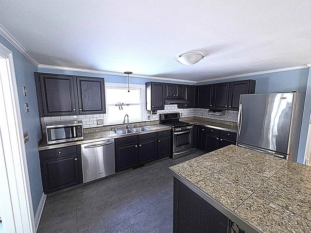 9 Norton Woods Drive, Newmarket, NH 03857