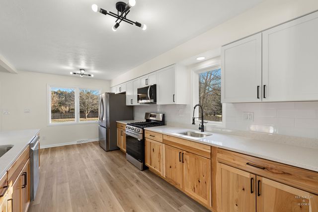 1004 Portsmouth Drive, Rockford, IL 61102