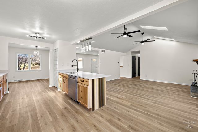 1004 Portsmouth Drive, Rockford, IL 61102