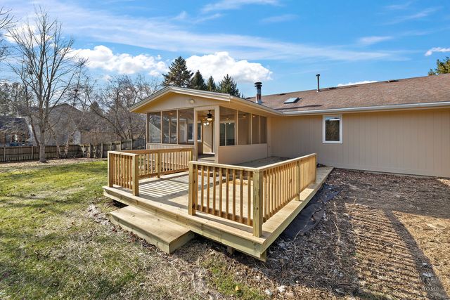 1004 Portsmouth Drive, Rockford, IL 61102