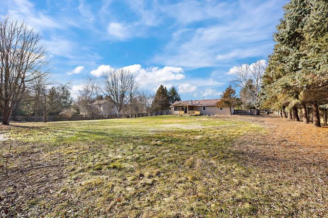 1004 Portsmouth Drive, Rockford, IL 61102