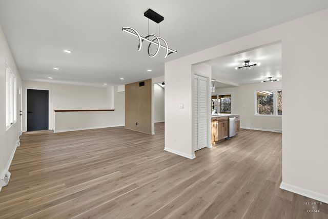 1004 Portsmouth Drive, Rockford, IL 61102