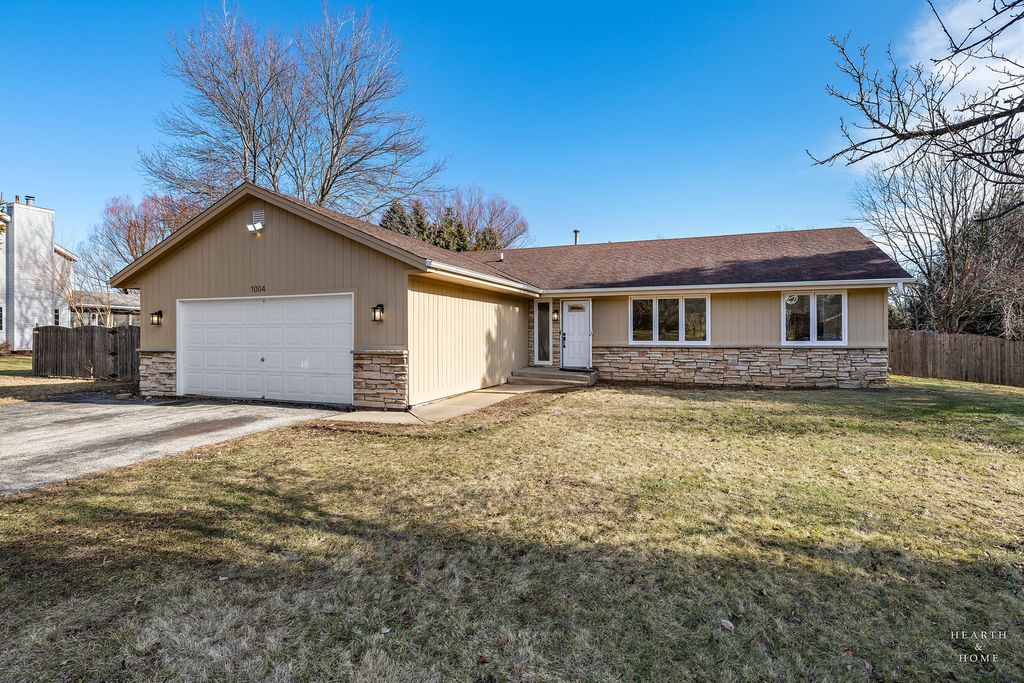 1004 Portsmouth Drive, Rockford, IL 61102