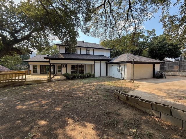 821 Sylvan Drive, Fort Worth, TX 76120