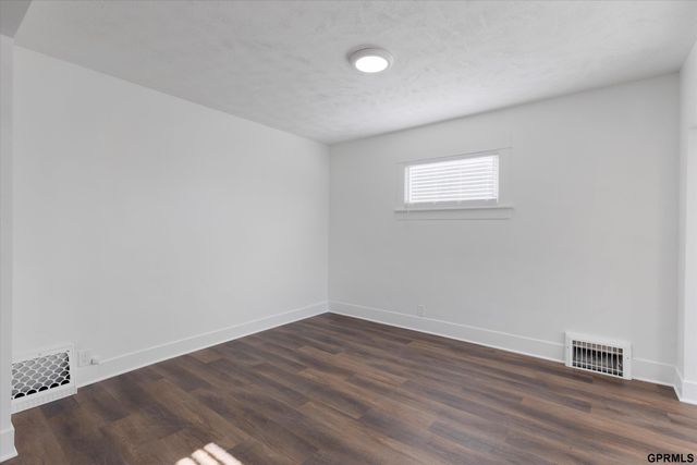 3117 N 59th Street, Omaha, NE 68104