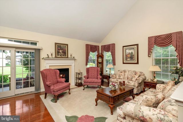 11 LUCAYA CIR, Hamilton, NJ 08691