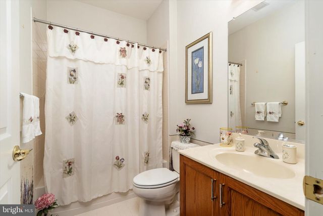 11 LUCAYA CIR, Hamilton, NJ 08691