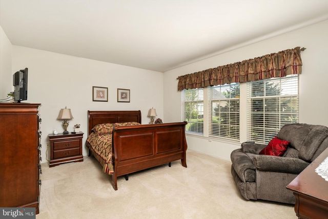 11 LUCAYA CIR, Hamilton, NJ 08691