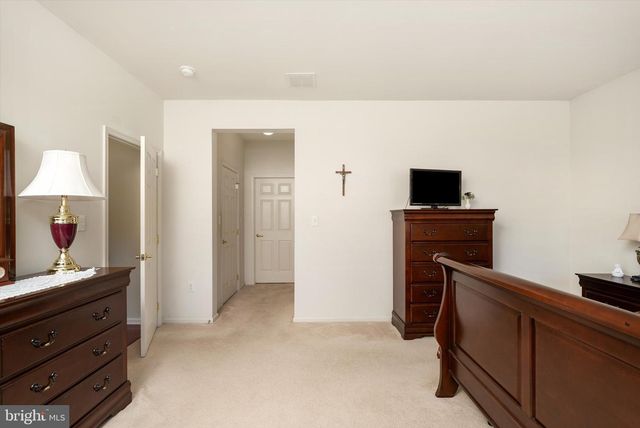 11 LUCAYA CIR, Hamilton, NJ 08691