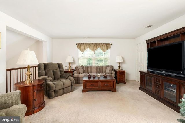 11 LUCAYA CIR, Hamilton, NJ 08691