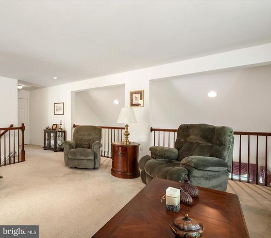 11 LUCAYA CIR, Hamilton, NJ 08691