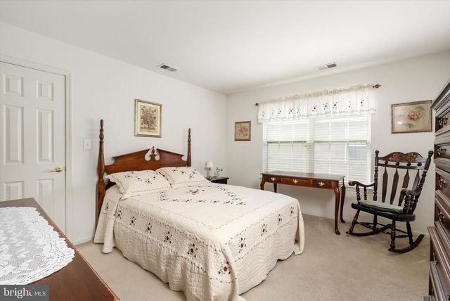 11 LUCAYA CIR, Hamilton, NJ 08691