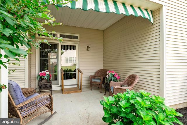 11 LUCAYA CIR, Hamilton, NJ 08691