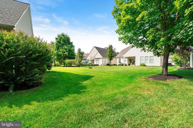 11 LUCAYA CIR, Hamilton, NJ 08691