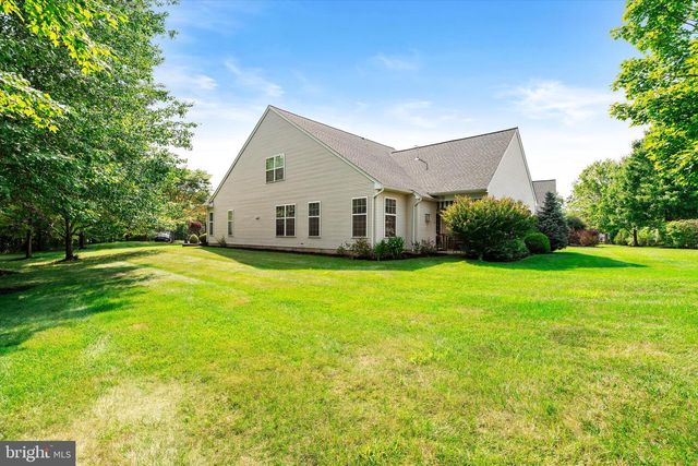 11 LUCAYA CIR, Hamilton, NJ 08691
