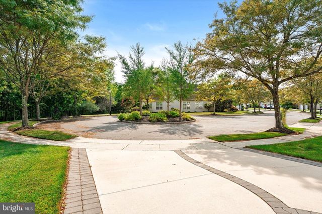 11 LUCAYA CIR, Hamilton, NJ 08691