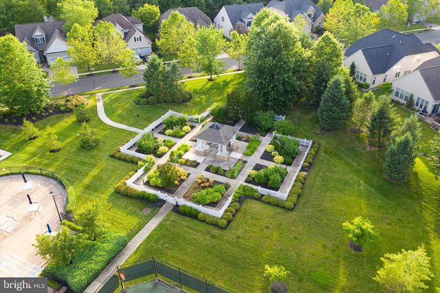 11 LUCAYA CIR, Hamilton, NJ 08691
