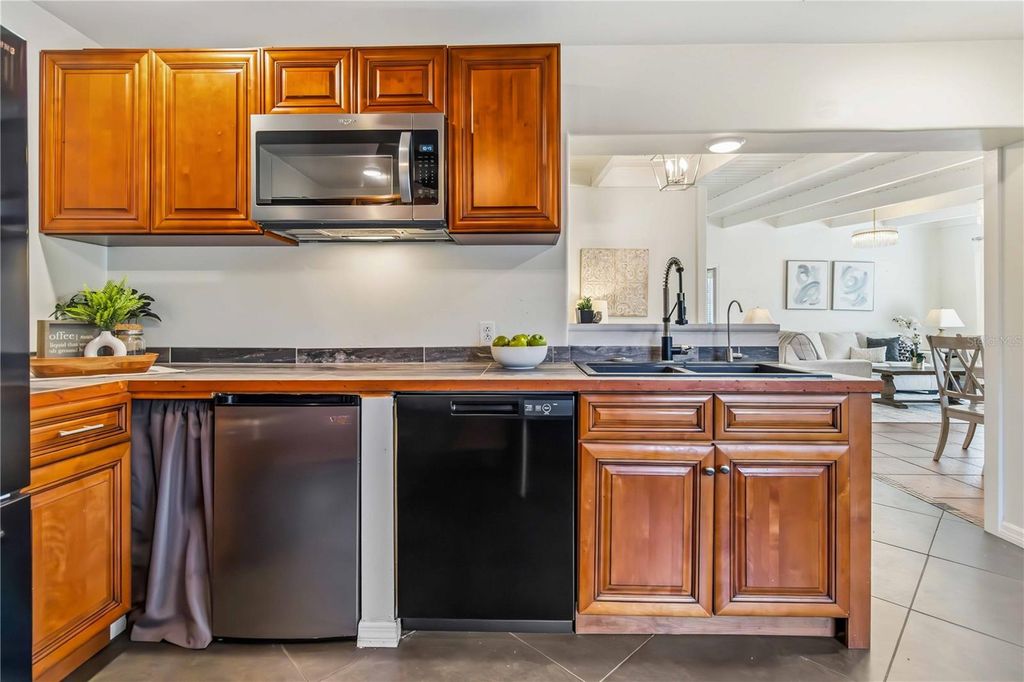 Image 11 of property listing at 1636 GRANDVIEW WAY, Melbourne, FL 32935