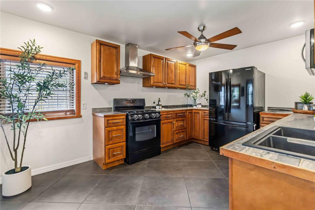 Image 9 of property listing at 1636 GRANDVIEW WAY, Melbourne, FL 32935