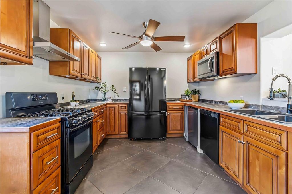 Image 10 of property listing at 1636 GRANDVIEW WAY, Melbourne, FL 32935