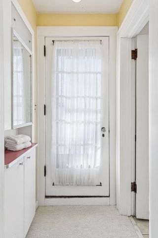 2260 Sargent Avenue, Saint Paul, MN 55105