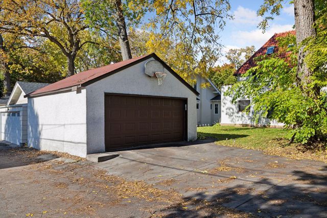 2260 Sargent Avenue, Saint Paul, MN 55105