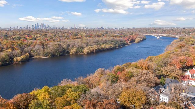 2260 Sargent Avenue, Saint Paul, MN 55105