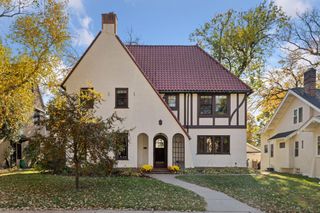 2260 Sargent Avenue, Saint Paul, MN 55105