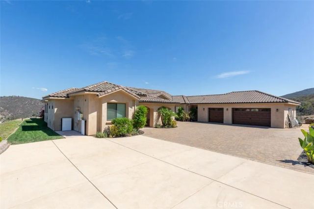 2260 Panoramic, Vista, CA 92084