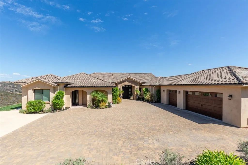 2260 Panoramic, Vista, CA 92084