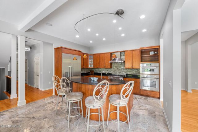 1198 Brookwoode, Perrysburg, OH 43551