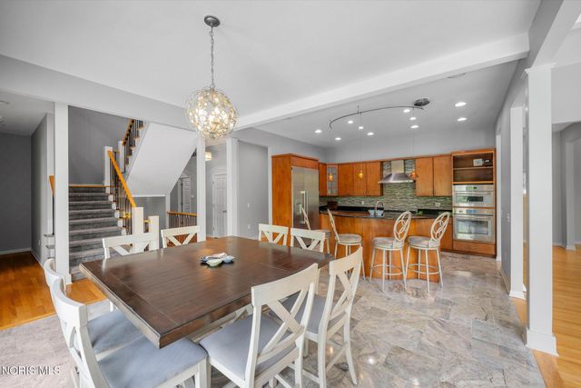 1198 Brookwoode, Perrysburg, OH 43551
