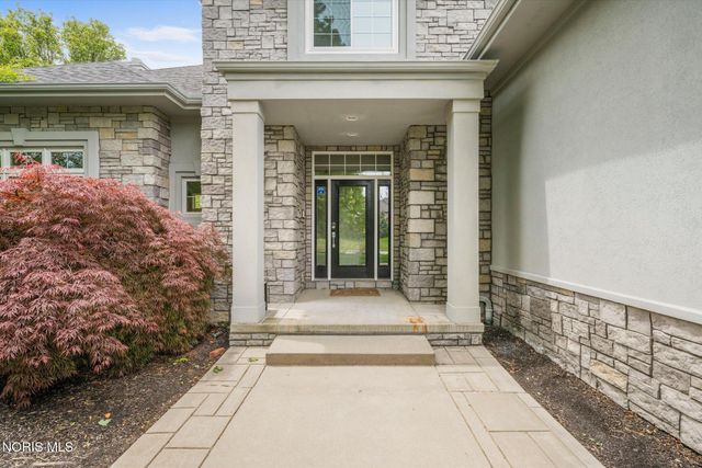 1198 Brookwoode, Perrysburg, OH 43551