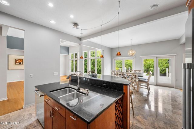1198 Brookwoode, Perrysburg, OH 43551