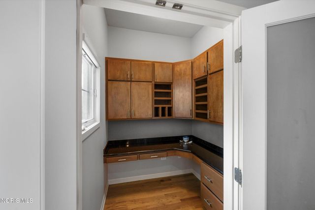 1198 Brookwoode, Perrysburg, OH 43551