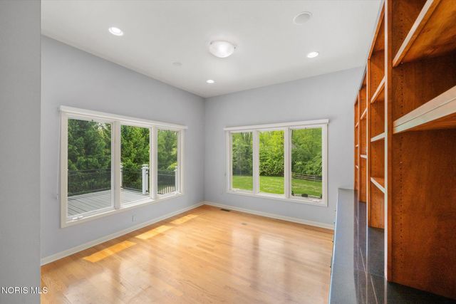 1198 Brookwoode, Perrysburg, OH 43551
