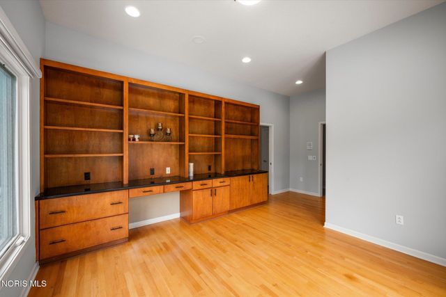 1198 Brookwoode, Perrysburg, OH 43551