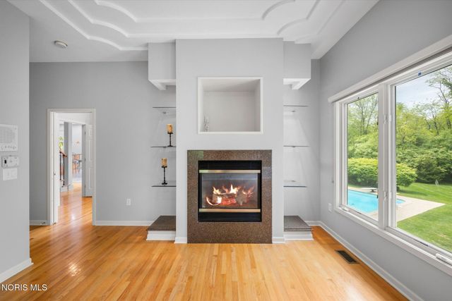 1198 Brookwoode, Perrysburg, OH 43551