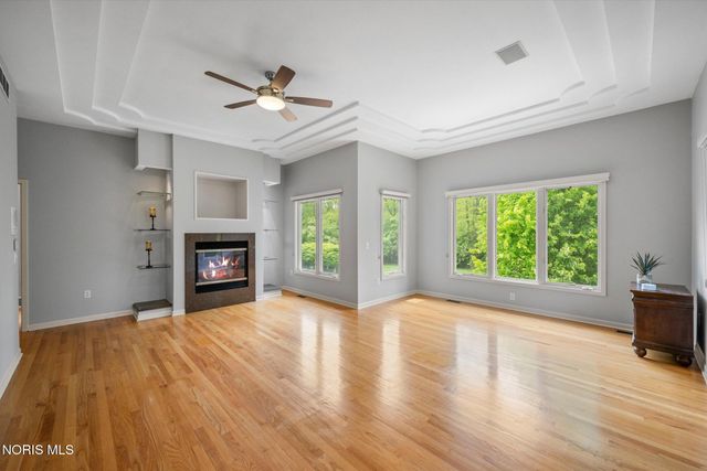 1198 Brookwoode, Perrysburg, OH 43551