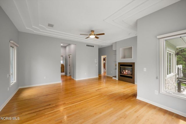 1198 Brookwoode, Perrysburg, OH 43551